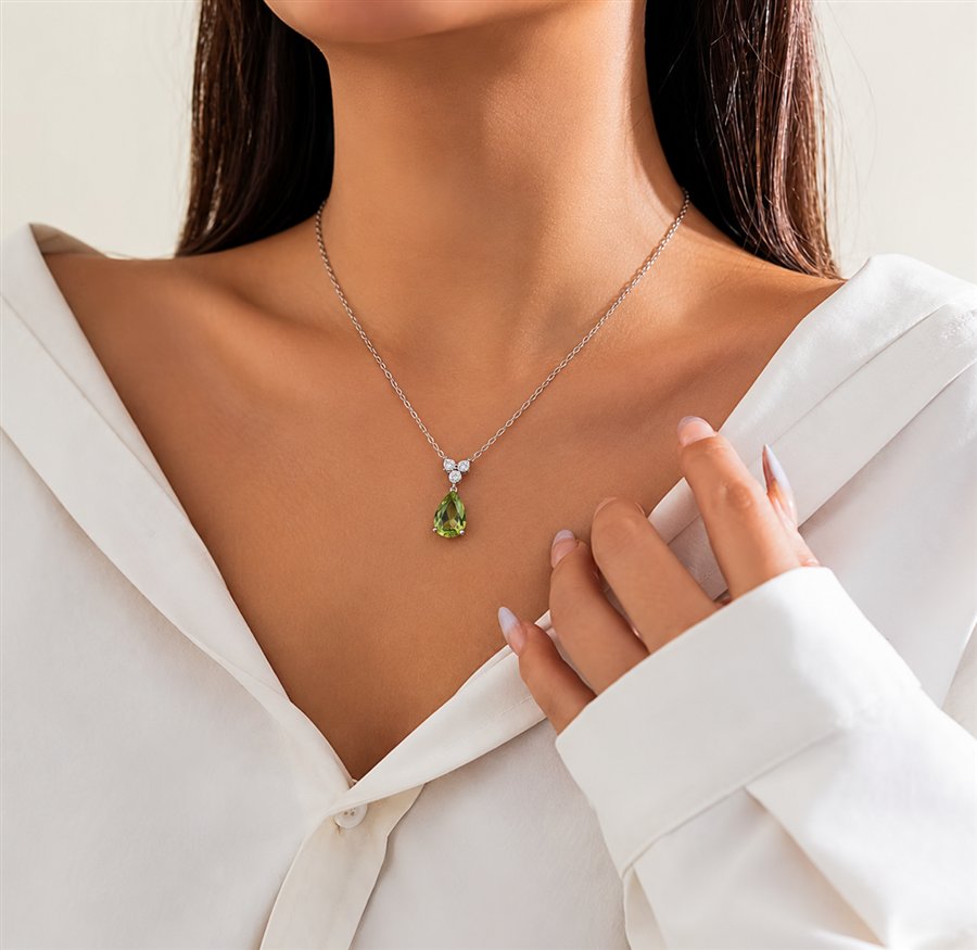 Diamond Pendant Necklace ORA-198 worn